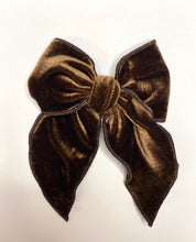 Load image into Gallery viewer, Velvet Hairbows
