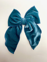 Load image into Gallery viewer, Velvet Hairbows
