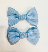 Load image into Gallery viewer, 2.5&quot; Textured Hair Bow 2pk

